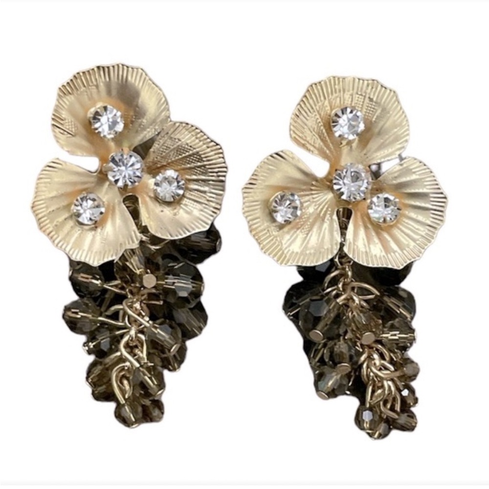 Anthropologie gold tone vintage style rhinestone earrings